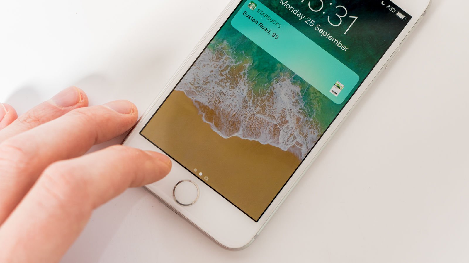 iPhone 8 vs OnePlus 5T: Design